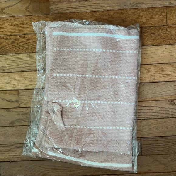 Various scarves - Picture 7 of 7